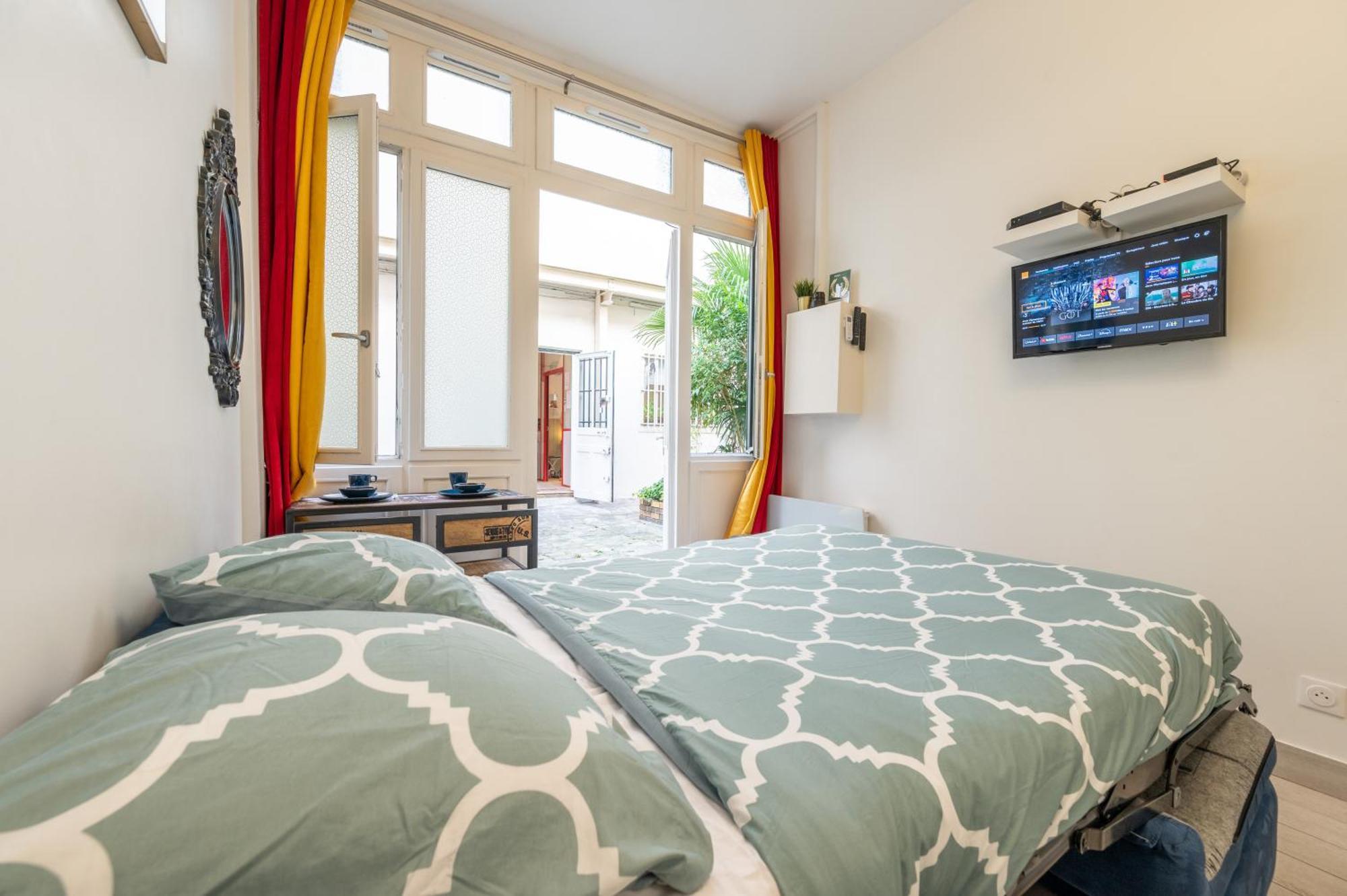 Little Boudoir Of Paris Champs-Elysees Exterior photo