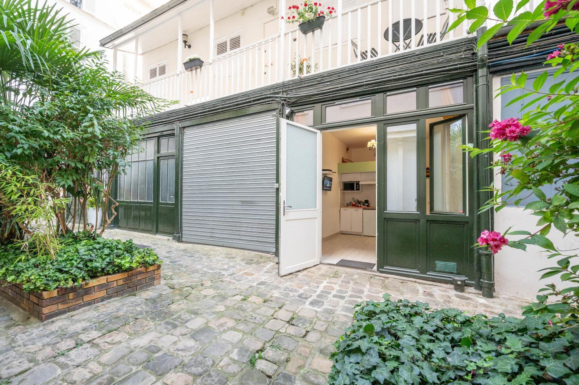 Little Boudoir Of Paris Champs-Elysees Exterior photo